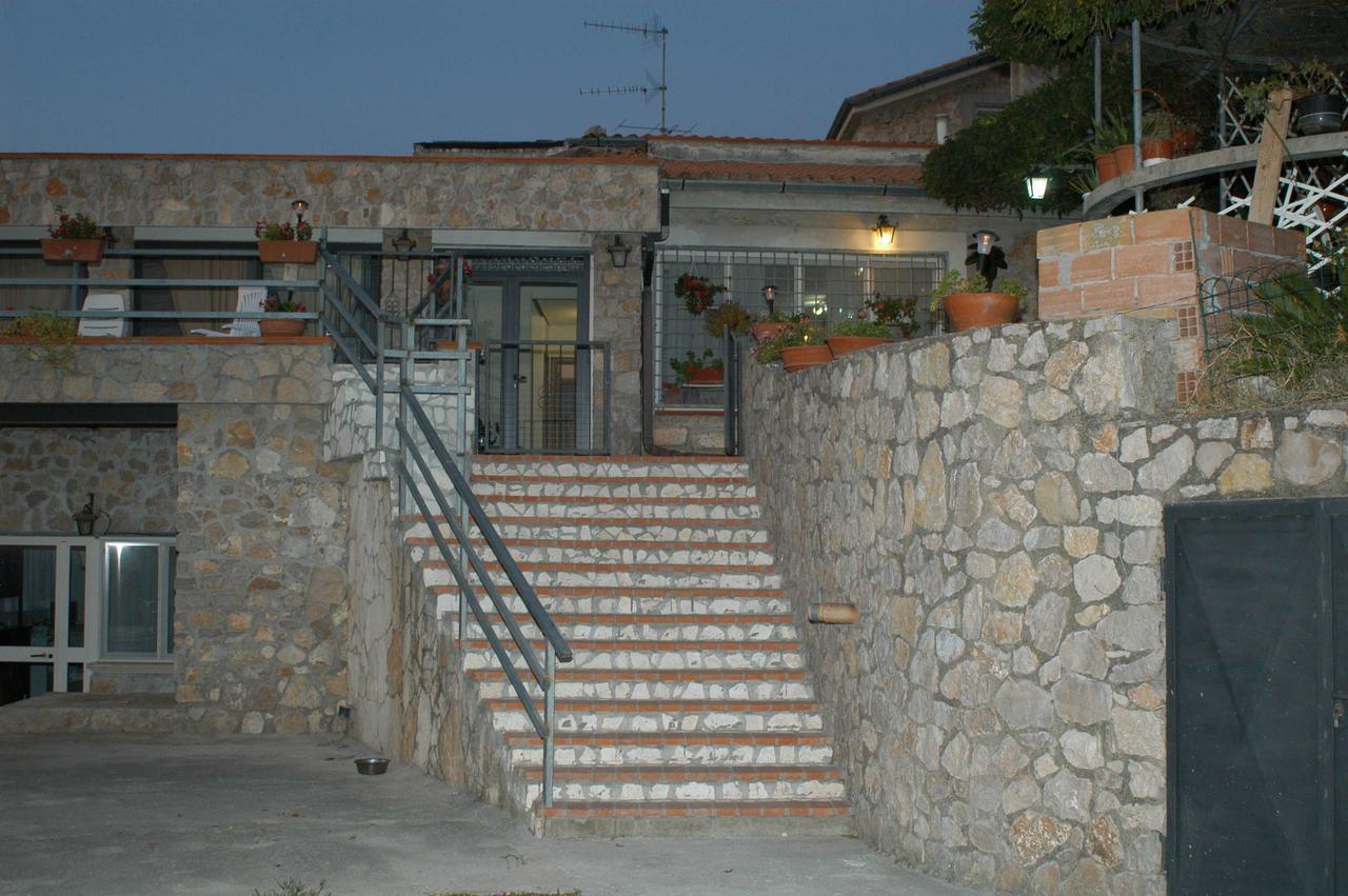 B&B La Vecchia Scuola Sonnino ภายนอก รูปภาพ